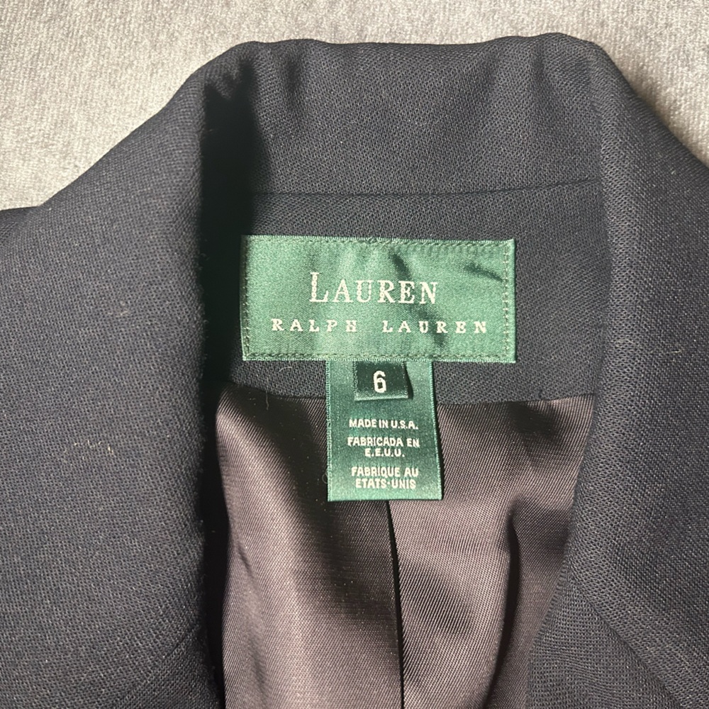Lauren Ralph Lauren Dark Navy Blazer with Monogram size 6 100% worsted wool - Picture 2 of 8